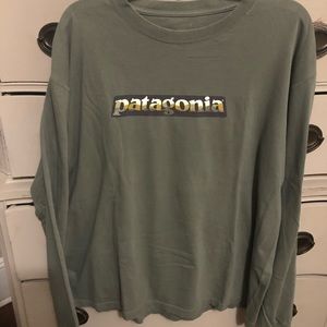 Patagonia long sleeve crew neck shirt L